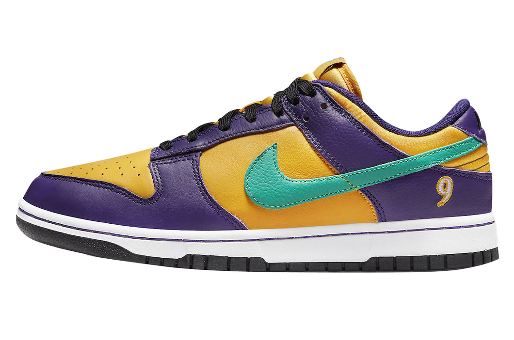 Nike WMNS Dunk Low 